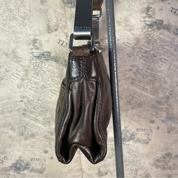 Calvin Klein leather shoulder bag - Picture 5 of 14